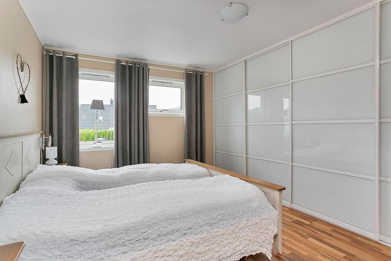 Systra Hotel Apartments Sjøholt Стая снимка